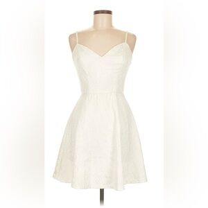 Elegant White Strapless Dress